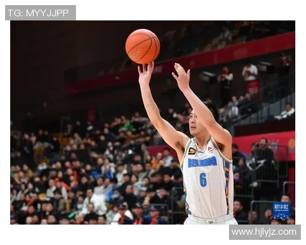 上海篮球队在精英赛中以73分稳居积分榜首位，展现强劲实力