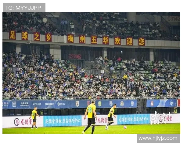 香港足球明星与南京球队激情对决展现足球魅力与友谊之战