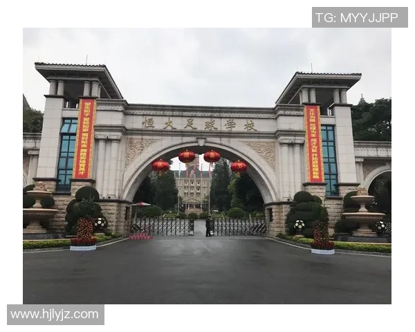 南京足球队在冠军赛中的灵活性展现与战术调整分析